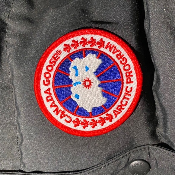 Canada Goose Vest - Picture 2 of 4